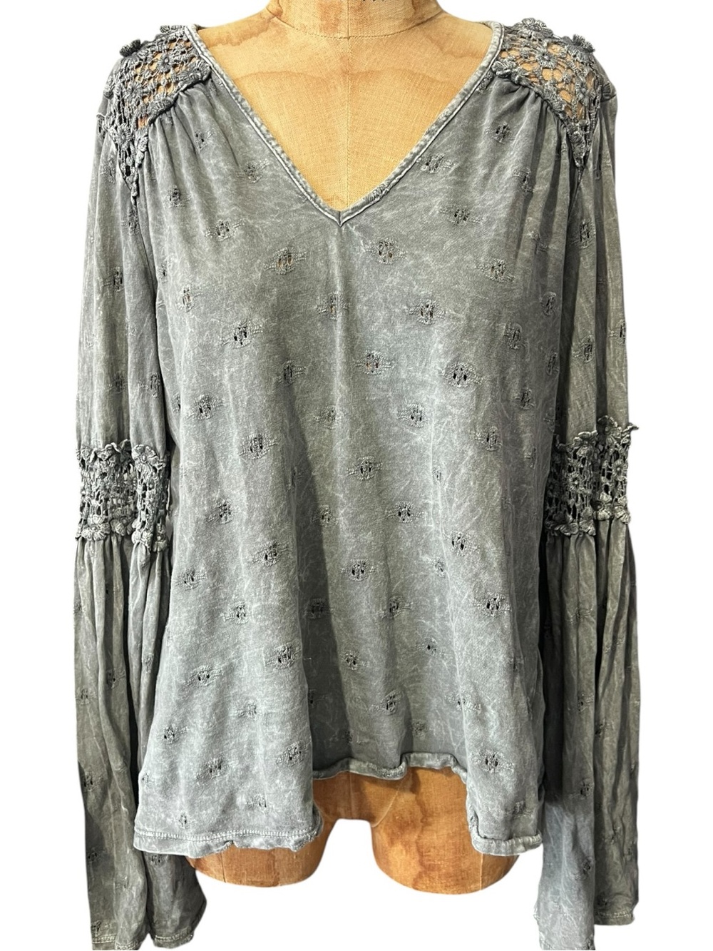 Anthropologie Eri + Ali 100% Cotton Bell Sleeve Crochet-Accent Top Like New S - Picture 1 of 9